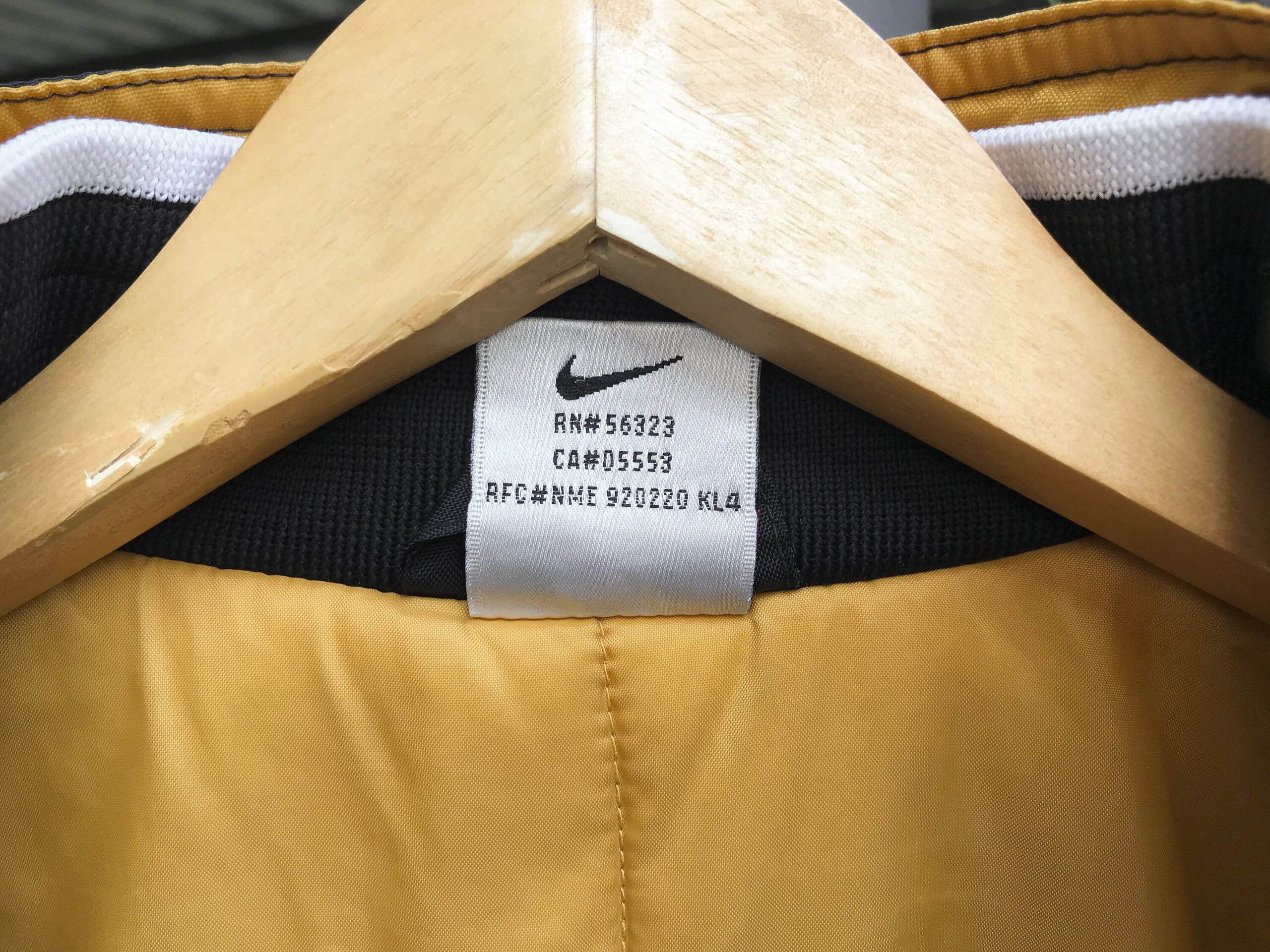 Nike Varsity Winter Jacket - Black / Yellow - 10